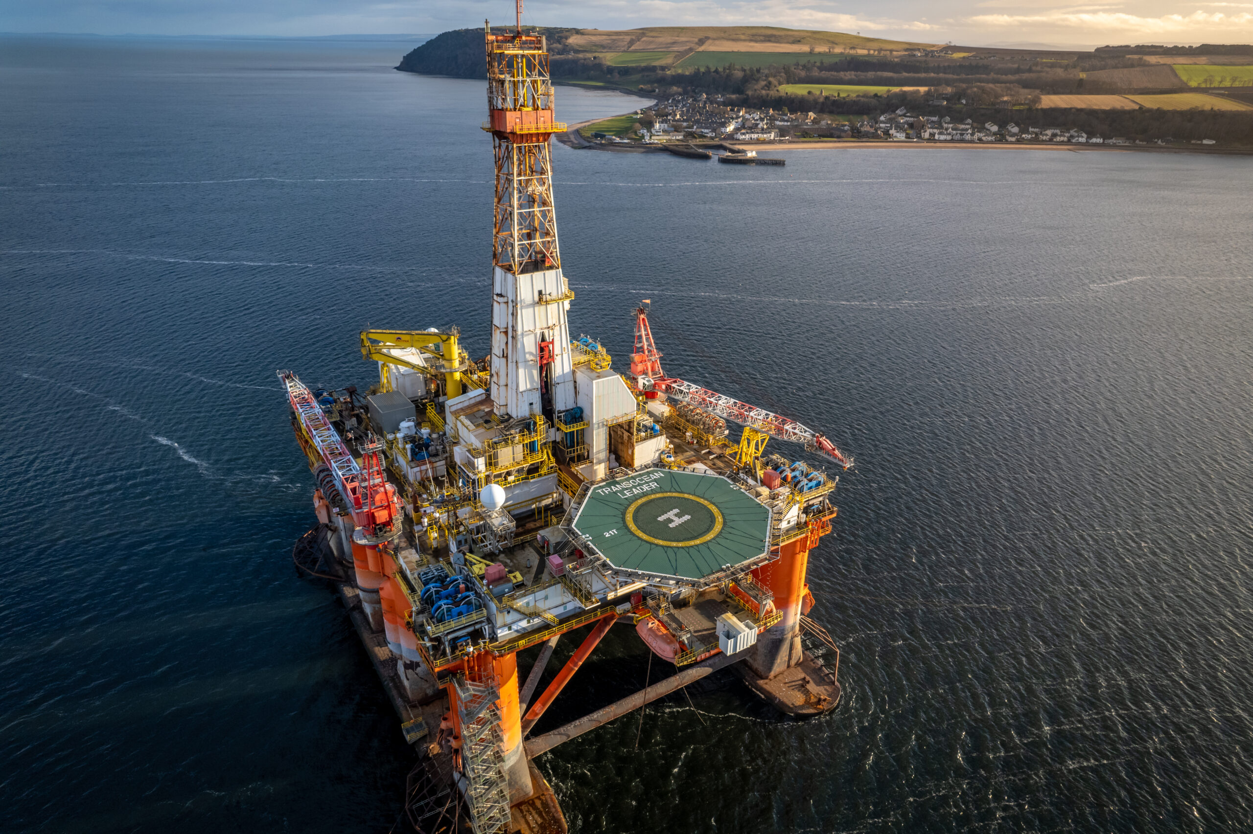 oil-and-gas-drilling-platform-offshore-2023-11-27-05-11-42-utc