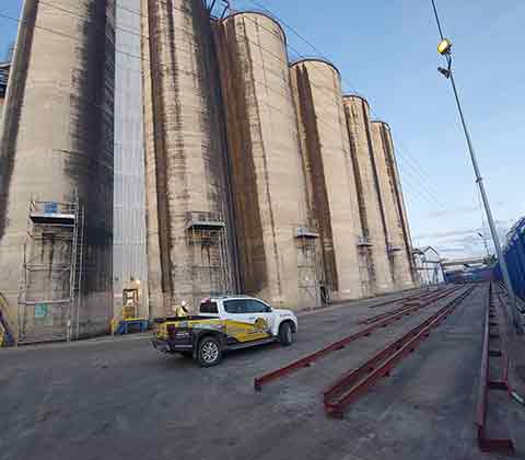 Tiger-Tanks-Trinidad-Silos-Cleaning-&-Dewatering